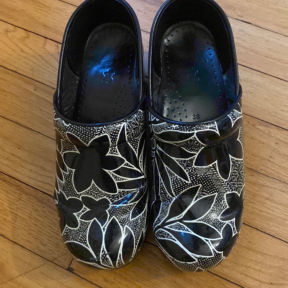 Dansko clogs size 38